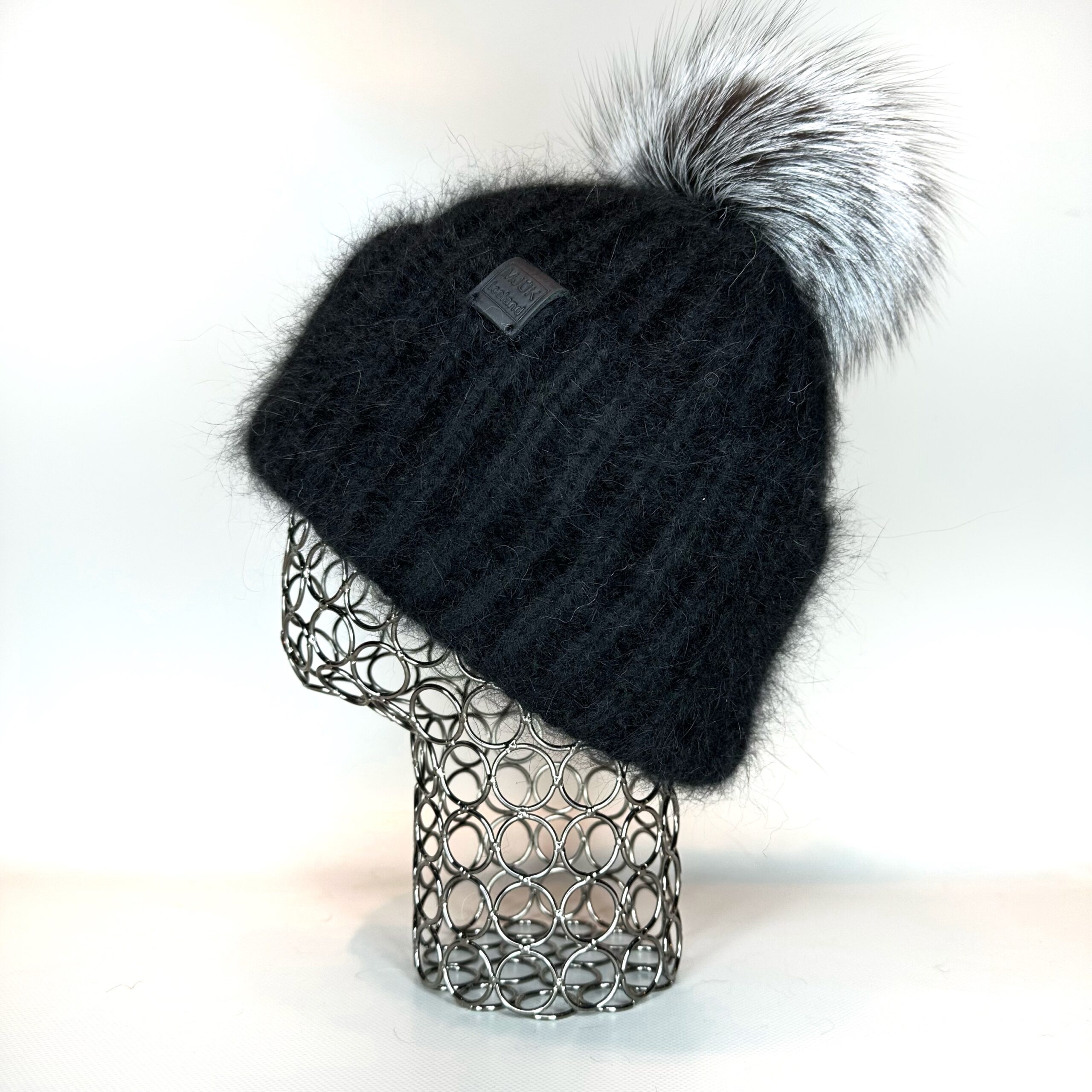 帽子 perverze Fluffy-trim Mesh Knit Cap PERVERZE（パーバーズ）の「Braid Trim Knit Cap（ニットキャップ