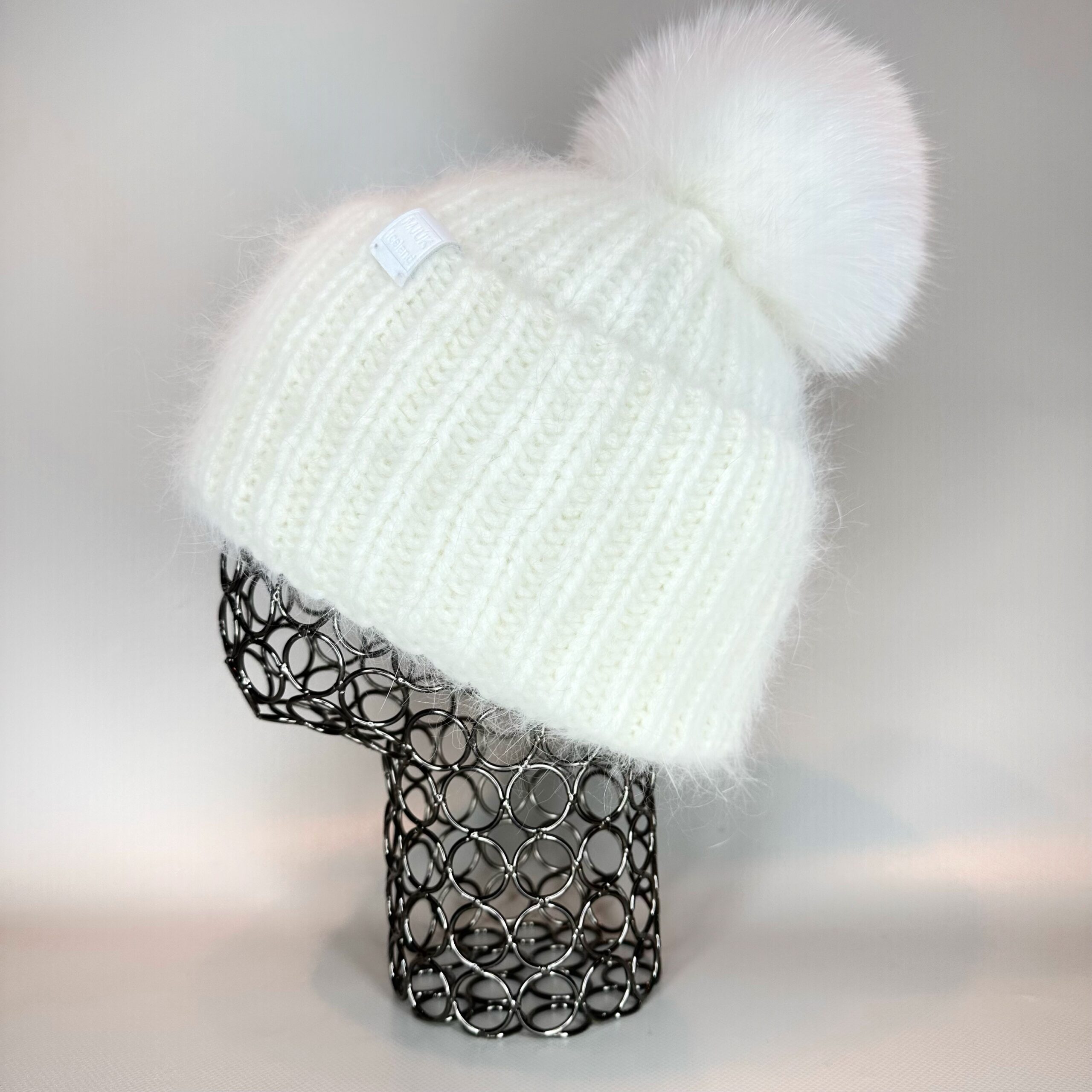 Marshmallow hat. White. With a pompom – Mjúk Iceland Marshmallow hat. White. With a pompom – Mjúk Iceland